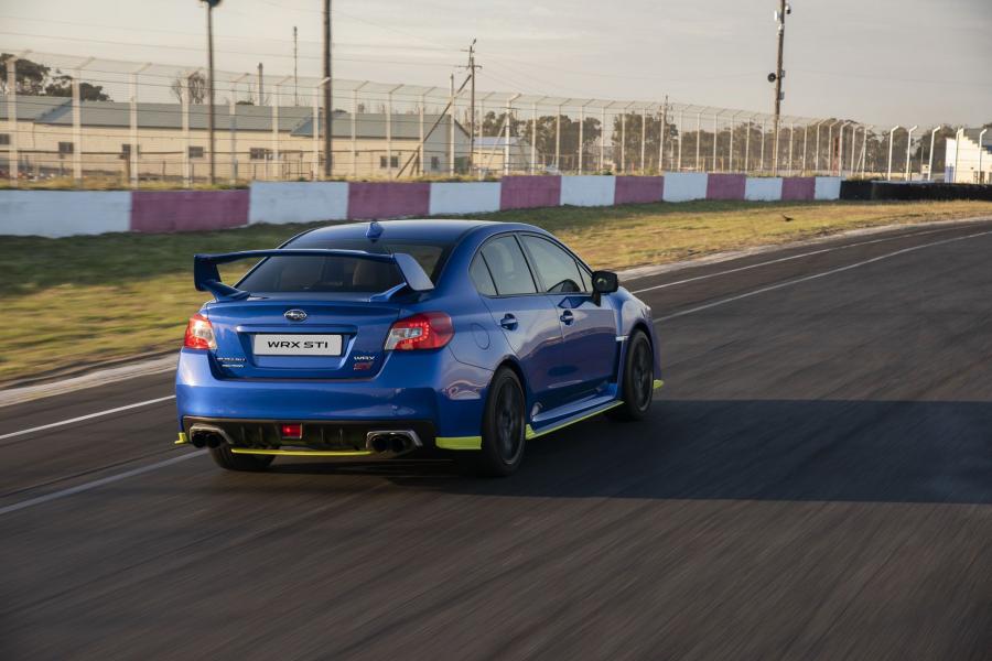  Subaru WRX STI Diamond Edition 2018 года  (ZA) (фото 4 из 58)